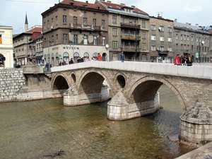 Sarajevo: Miljacka i most