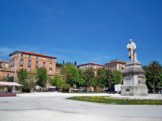 Ancona, Piazza Cavour