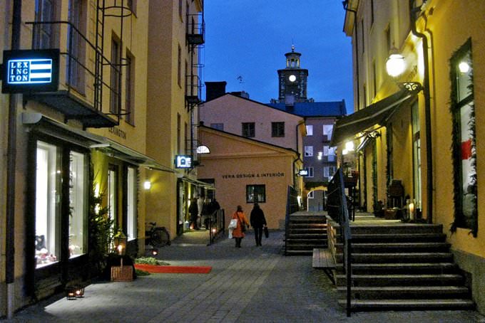 Knäppingsborg IV: Alley