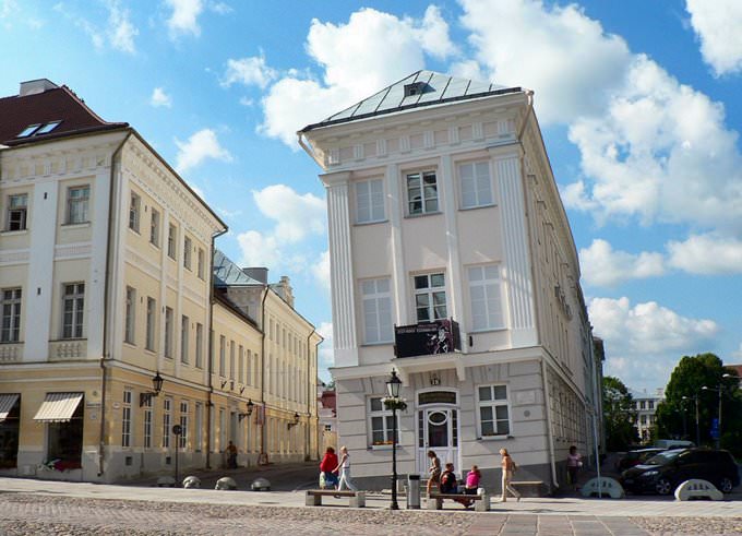 The leaning building of Tartu