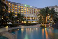 Отель Holiday Inn Sanya Bay Resort