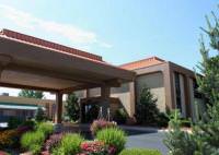 Отель Clarion Inn and Suites by Choice Hotels Grand Rapids Airport