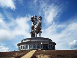 Статуя Чингисхана в Цонжин-Болдоге, Монголия