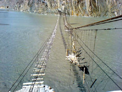Puente de Hussaini, Pakistán