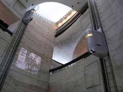 Aufzüge im Mercedes-Benz Museum, Deutschland