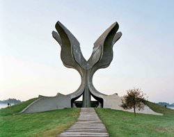 Памятник жертвам концлагеря Ясеноваца, Хорватия