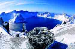 The highest mountain lakes of the planet