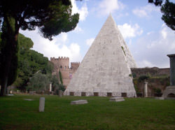 Cestio Pyramide, Italien
