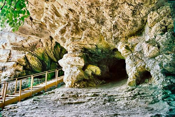 Ahshtyrskaya Cave, Russia