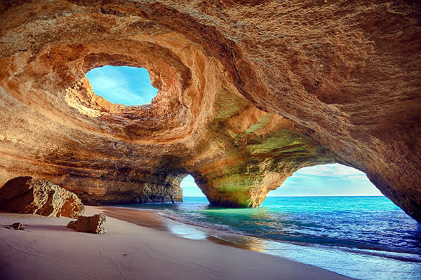 Una Cueva de Uaimh Bhinn, Portugal