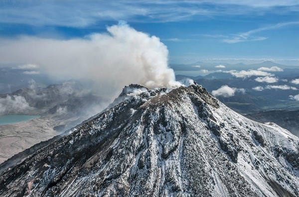 Volcan Karymshin, Rusia