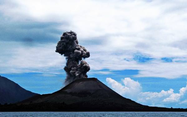 Volcán Krakatoa, Indonesia