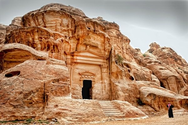 Комплекс пещер Маленькая Петра, Иордания