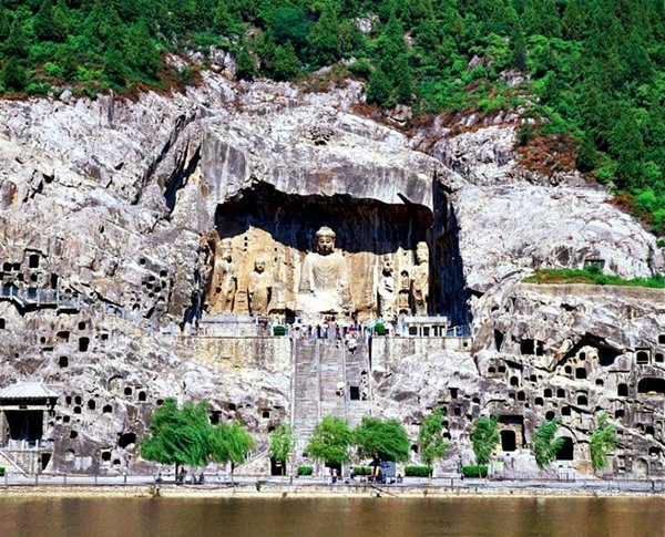 Longmen Grottoes Tapınağı, Çin