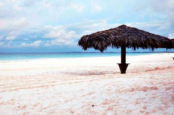Пляж Pink Sands Beach, Багамские о-ва
