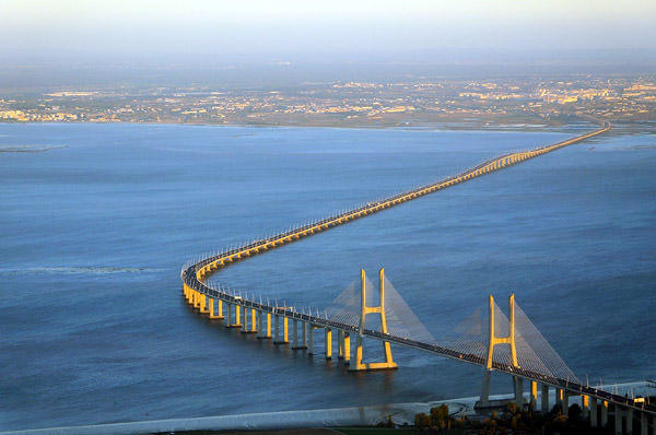 Мост Васко да Гама, Португалия