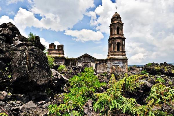San Juan Parangaricutiro Kirche, Mexiko
