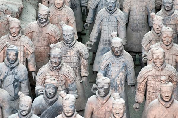 Терракотовая армия в мавзолее Цинь Шихуанди, Китай