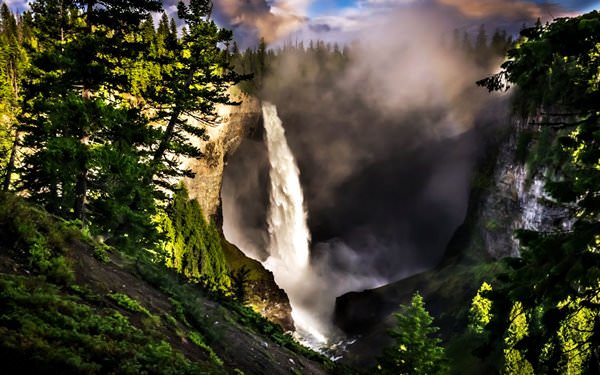 Helmcken Waterfall, Canada
