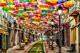 1 von 12 - Aufsteigende Regenschirm-Straße, Portugal