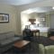 La Quinta Inn and Suites Forest Hill/ Fort Worth