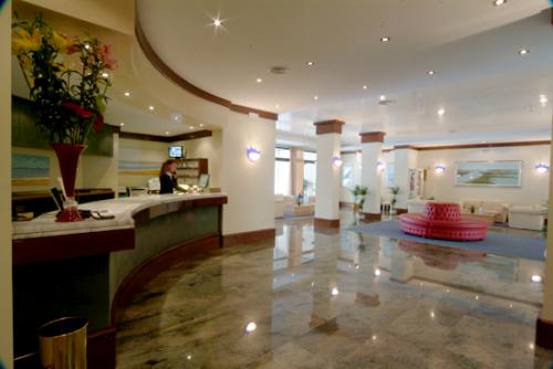 Отель Hotel Excelsior