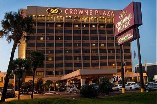 Отель Crowne Plaza Hotel San Antonio Airport