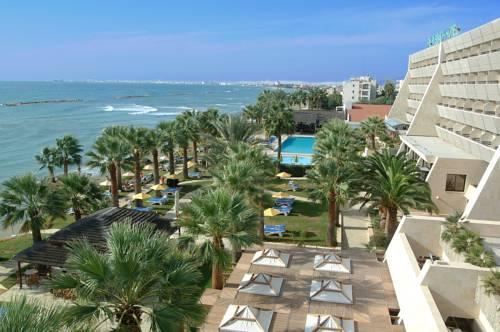 Фото отеля Palm Beach Hotel & Bungalows, Larnaca