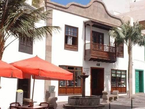 Фото отеля Apartamentos La Fuente, Santa Cruz de La Palma