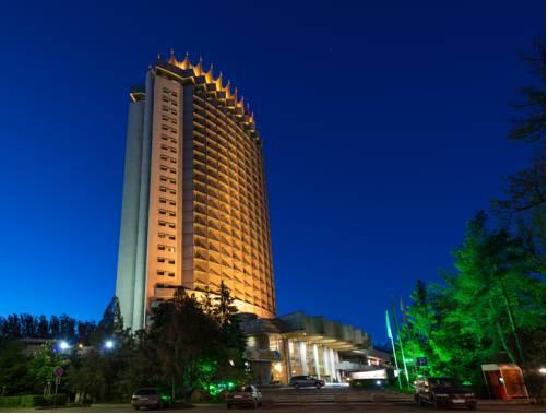 Фото отеля Kazakhstan Hotel, Almaty