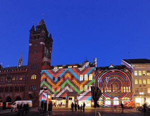 Lichtkunst "Brillant par Tradition" in Basel