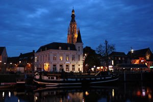 Breda at night
