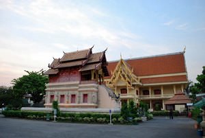 New side wihaan - Wat Phra Singh
