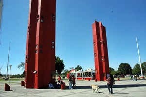 tall red columns, Guadalajara
