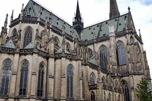 Exterior de la catedral nueva de Linz o de la Virgen María