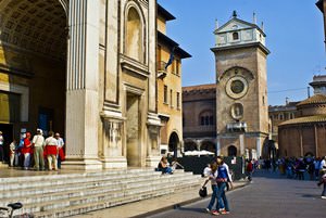 Mantova - camminando distratte