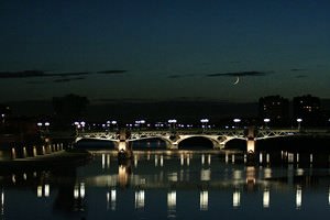 Toulouse by night. Le pont Saint-Pierre