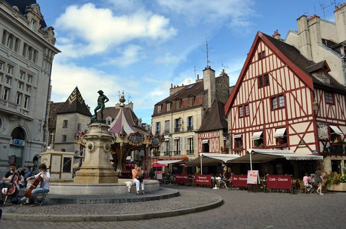 Reisgids Dijon | Alle bezienswaardigheden, wat te doen en zien in Dijon
