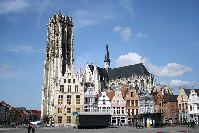 Mechelen: Groote Markt & Sint-Rombouts Kathedraal