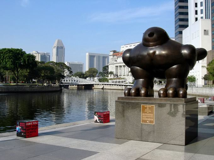 Bird sculpture by the famous Colombian artist Fernando Botero - Boat Quay
