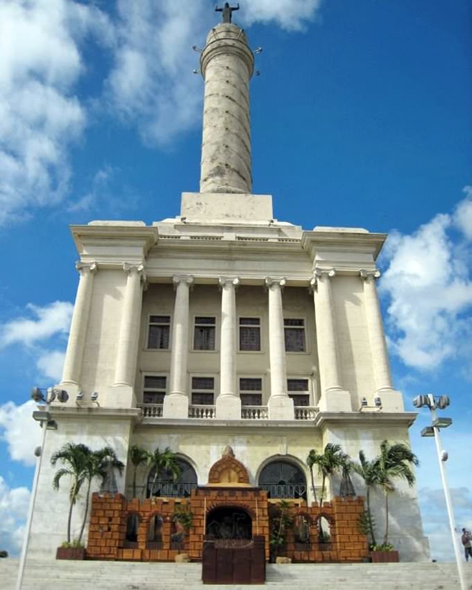 Dominicaanse Republiek, Monument Santiago