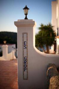 Отель Es Grop Apartments