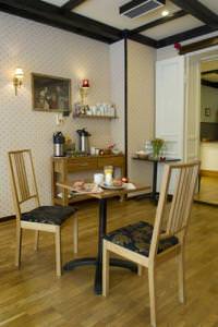Отель Hotel Bishops Arms Köping