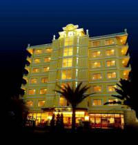 Отель Four Seasons Place