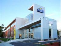 Отель Days Inn and Suites-Hotel of the Arts