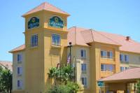 Отель La Quinta Inn & Suites Fresno Riverpark