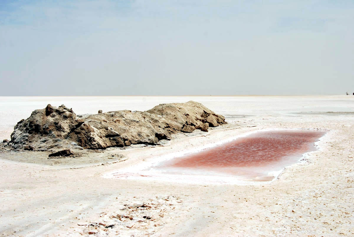 Соленое озеро тунис