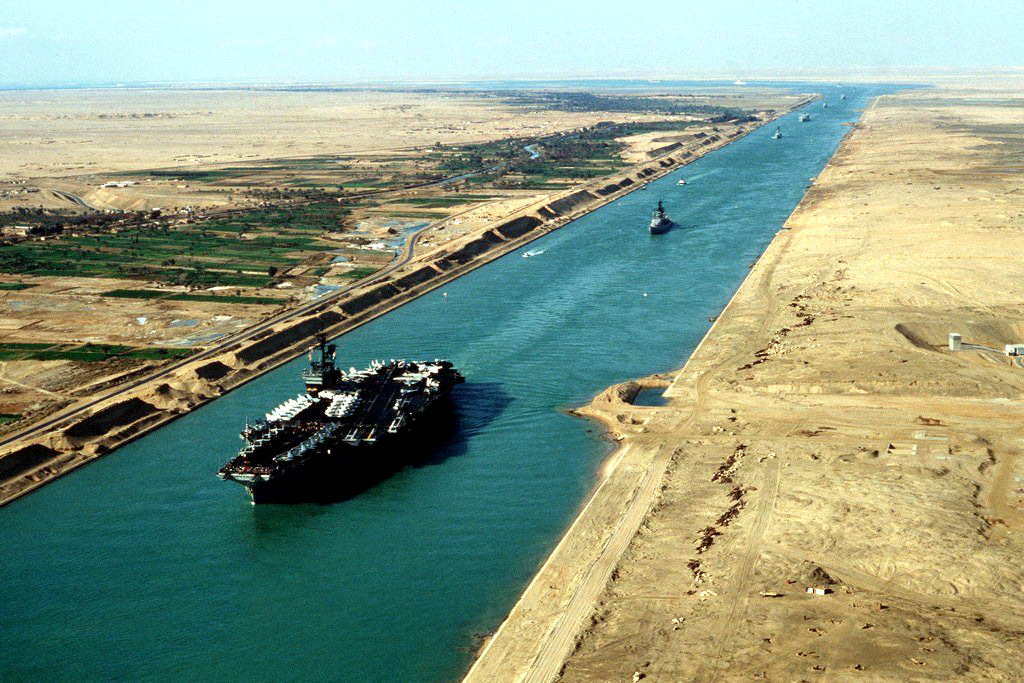 Suezkanal Schiff - Östliches-Mittelmeer-Kreuzfahrten ab Genua bei GenuaCRUISE