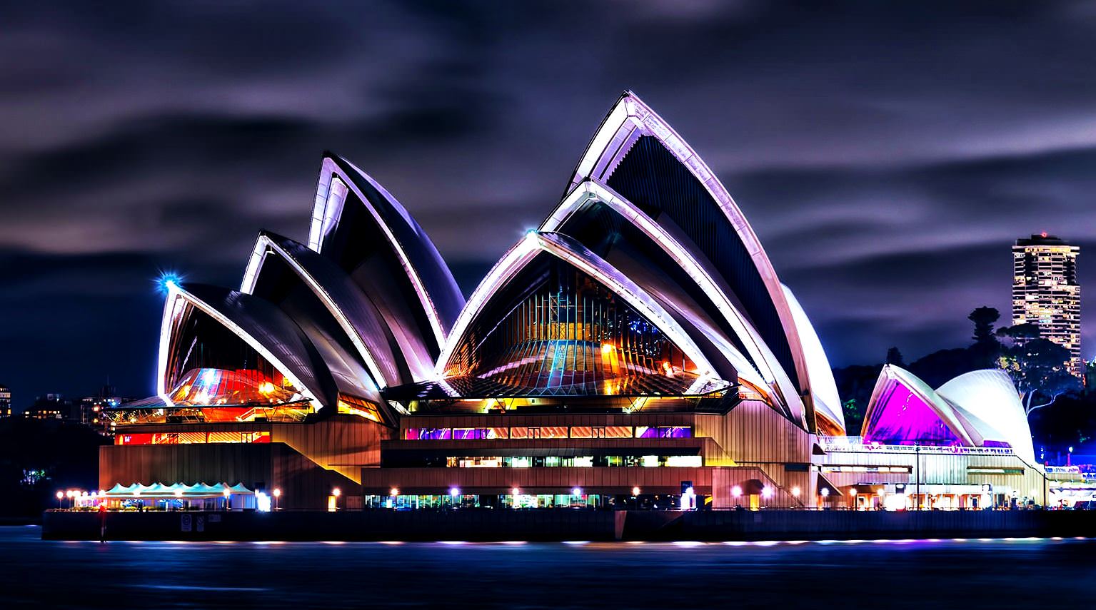 Сиднейский оперный театр Серия Знаменитые объекты ЮНЕСКО в Австралии