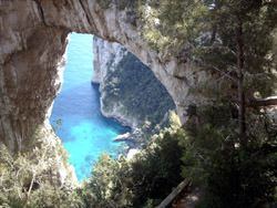 Arco Naturale, Italia